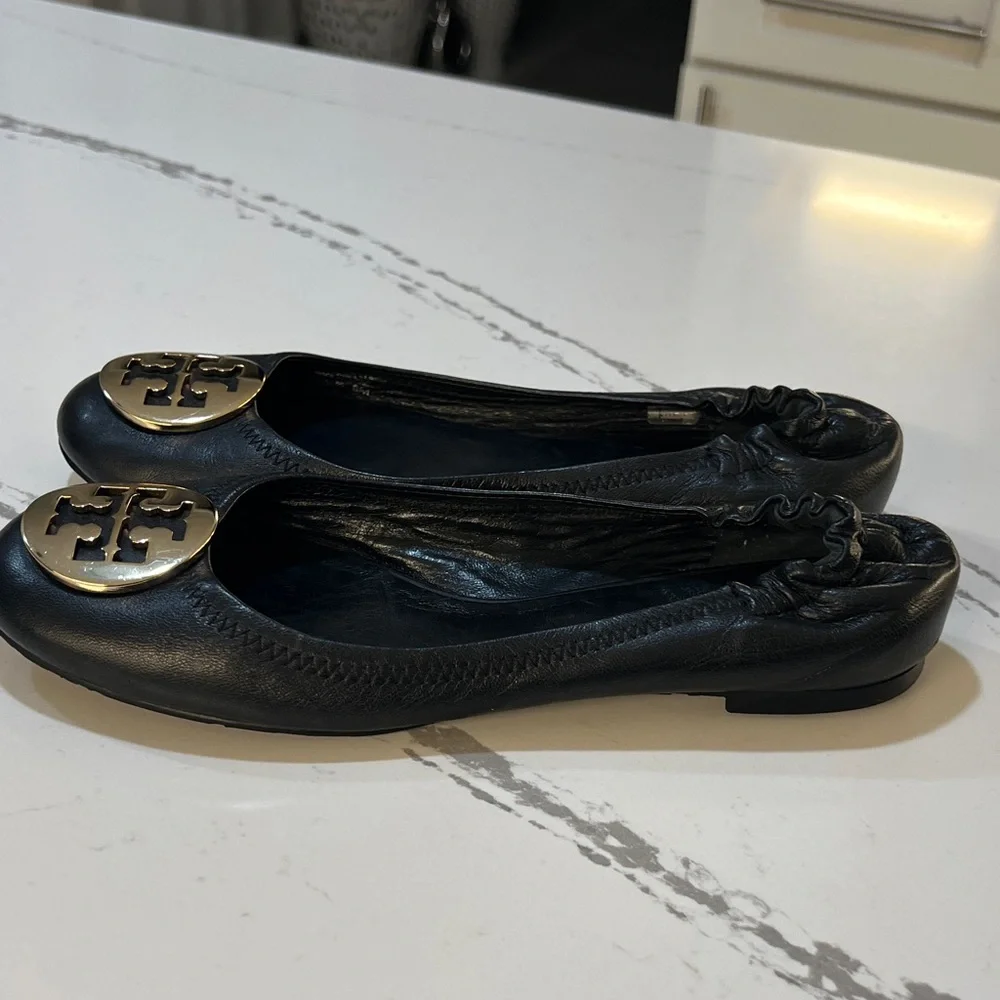 Tory Burch Reva leather Ballet Black Flats with Gold Logo size 8M